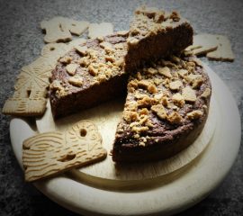 Winterlicher Schokoladenkuchen mit Gewürzspekulatius